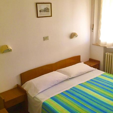 Hotel Alessi** 리미니 외부 사진