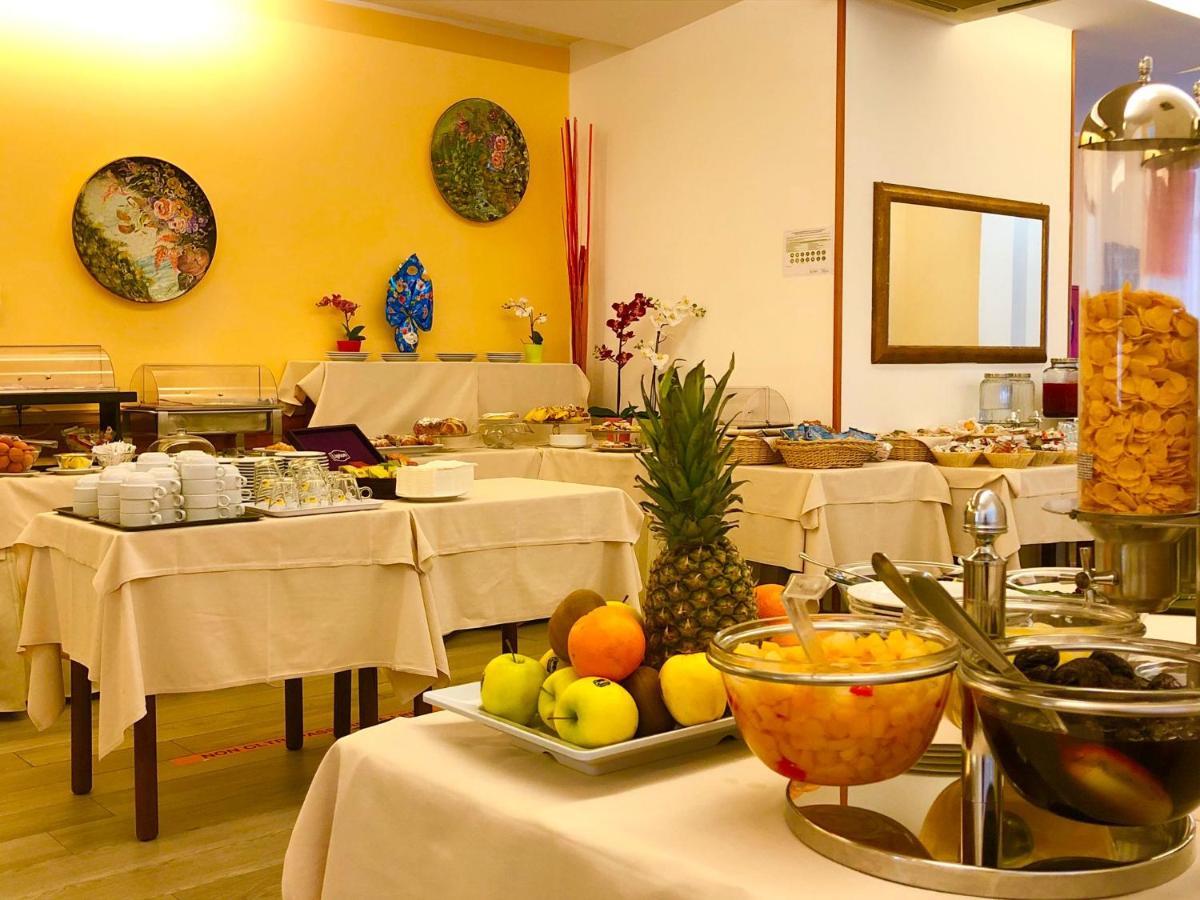 Hotel Alessi** 리미니 외부 사진