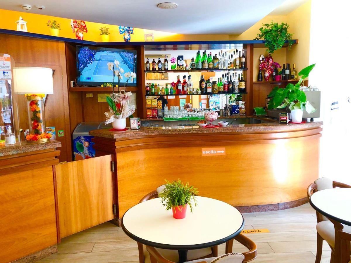 Hotel Alessi** 리미니 외부 사진