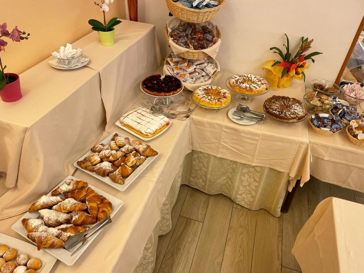 Hotel Alessi** 리미니 외부 사진