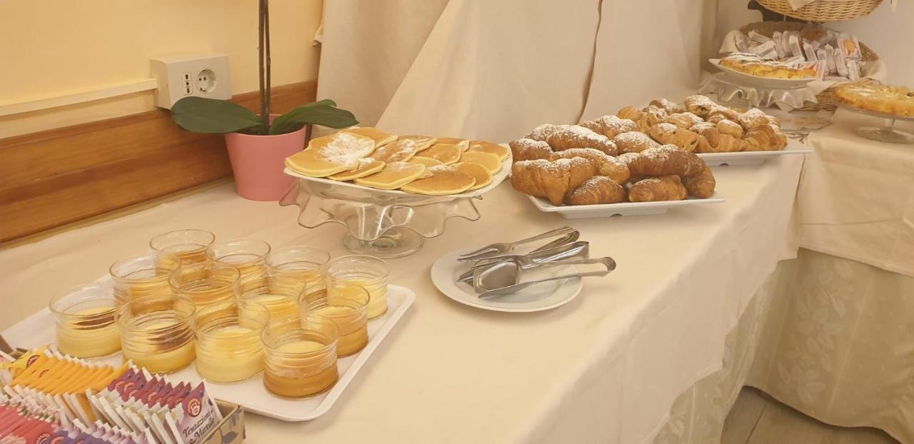 Hotel Alessi** 리미니 외부 사진