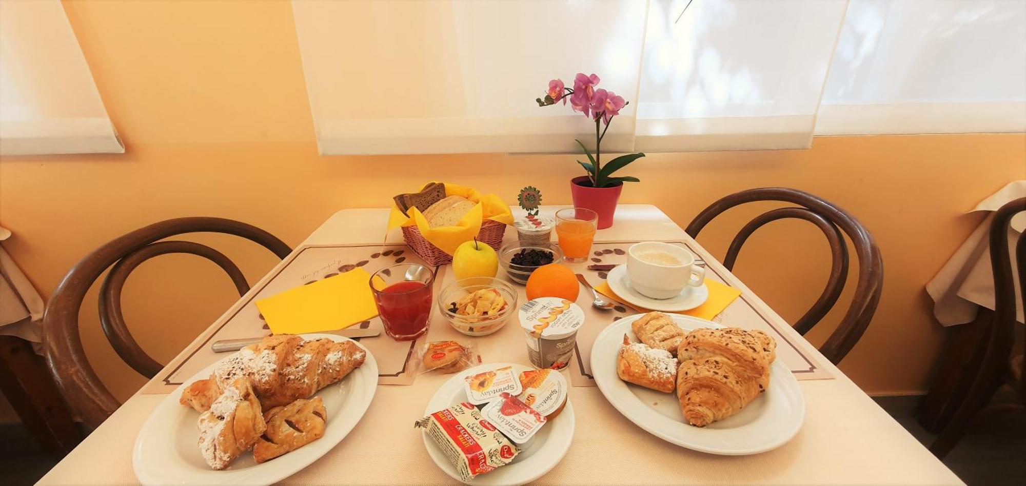 Hotel Alessi** 리미니 외부 사진