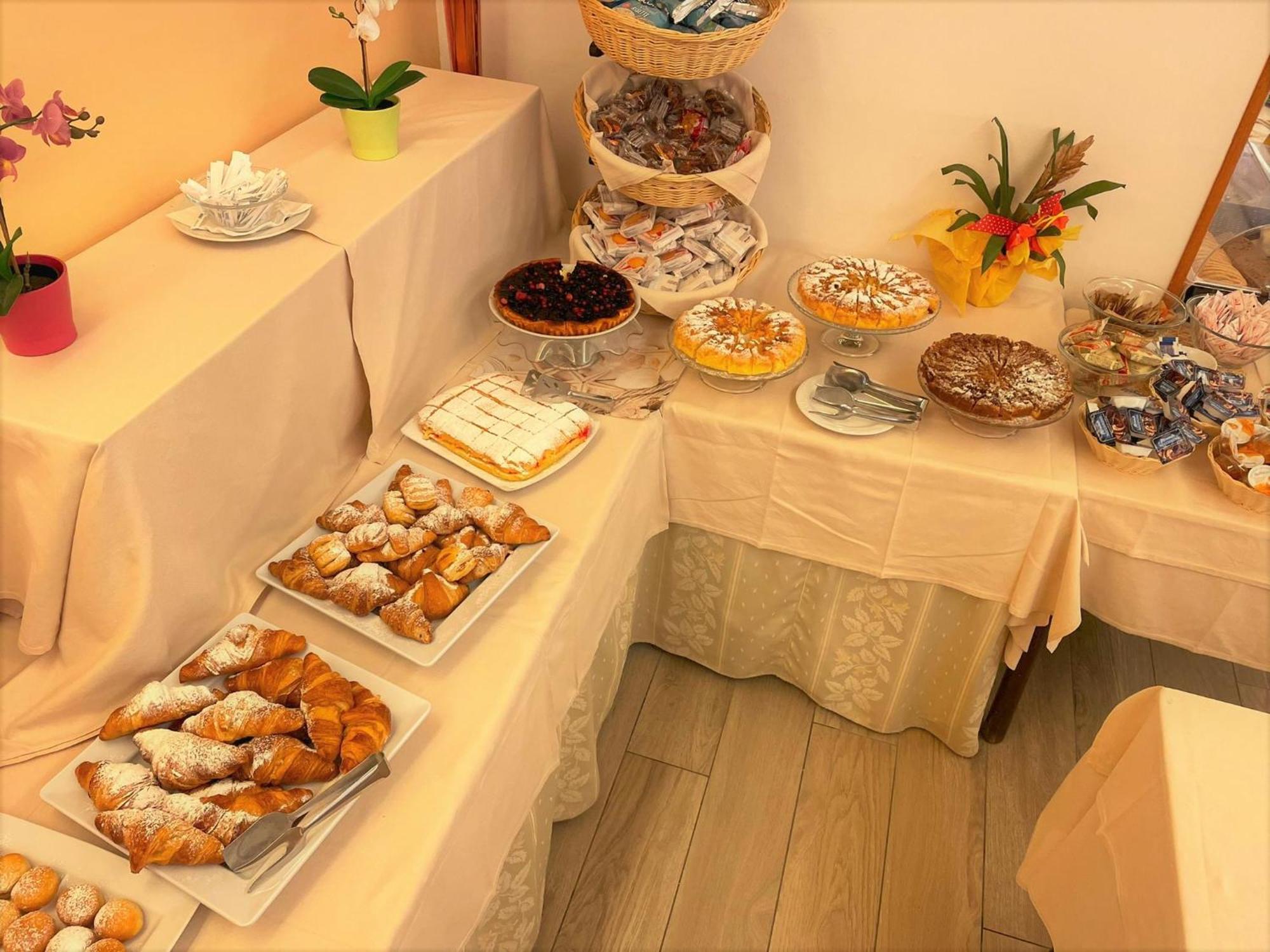 Hotel Alessi** 리미니 외부 사진